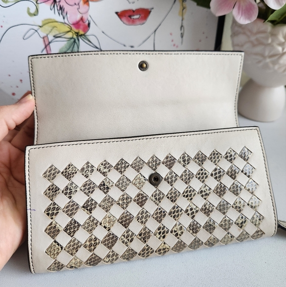 BOTTEGA VENETA Intrecciato Lambskin Leather Wallet - Picture 3 of 11